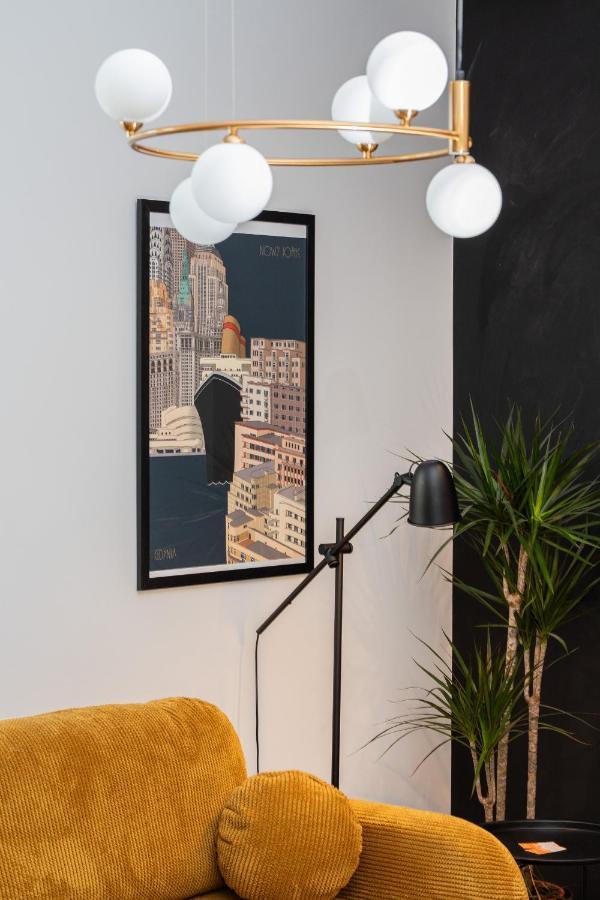Apartment With Balcony Downtown By Renters *